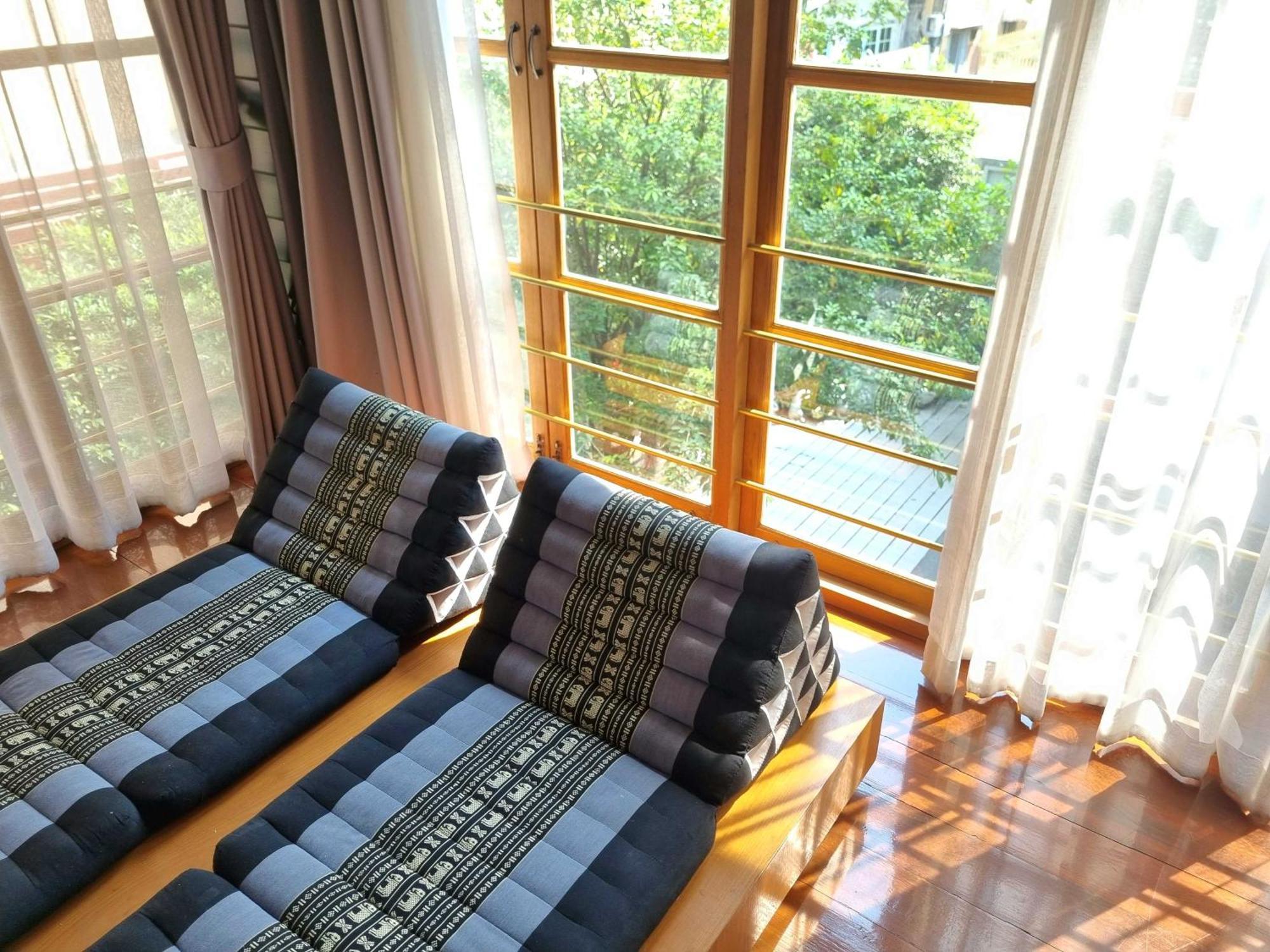 Vali Villa Бангкок Экстерьер фото